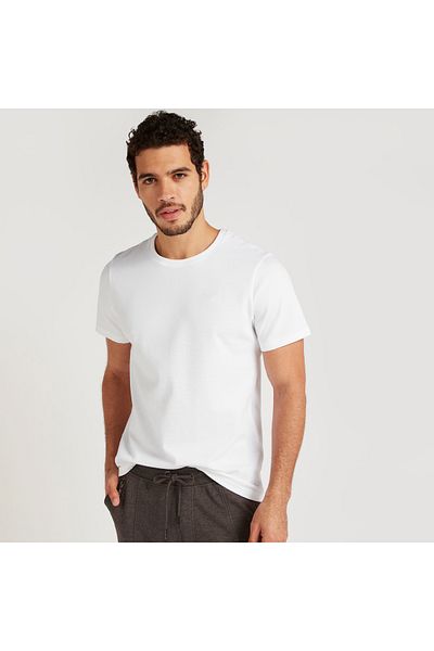 Iconic تي شيرت بقصّة Slim Fit وملمس مخملي ورقبة دائرية وأكمام قصيرة