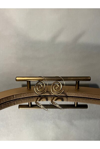 auramore Spiral tasarımlı altın kaplamalı atölye küpe