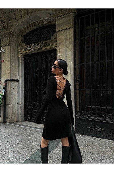 scyllastore Rochie neagră din tricot scurtă cu detaliu fluture