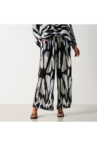 2Xtremz All-Over Print Plisse Wide Leg Pants with Pockets