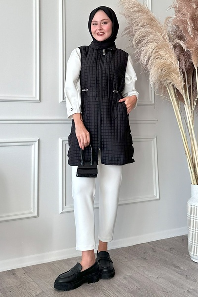 InStyle Prošívaná černá vesta na zapínání