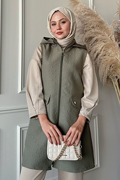 InStyle Prošívaná khaki vesta s kapsami