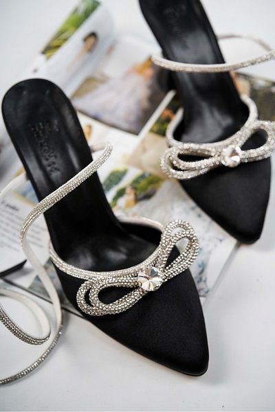 bulutmod Ba04236 Pantofi cu toc cu fundă de piatră cu curele la gleznă din satin pentru femei - negru - 37