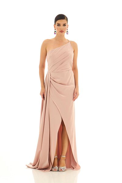 Carmen Langes Abendkleid aus Pudersatin mit einer Schulter