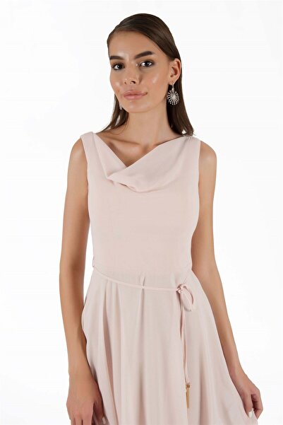 Carmen Krátké večerní šaty s lopatkou na pudr