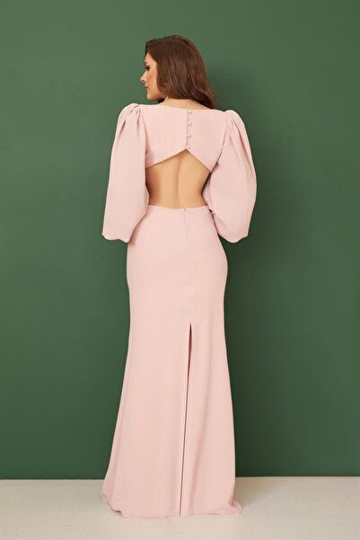 Carmen Dlouhé večerní šaty s vyšívaným balonovým rukávem v pudru