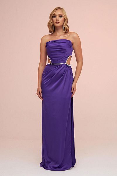 Carmen Lilafarbenes, trägerloses langes Abendkleid aus Satin mit Seitenschlitz