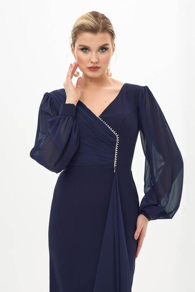 Carmen Námořnická modř, krepové společenské šaty větší velikosti s dlouhým rukávem