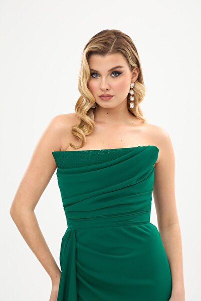 Carmen Zümrüt Taş Baskılı Yırtmaçlı Krep Abiye Elbise