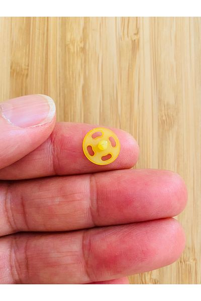 Kartopu Stand-Up Plastic Snap Fastener 1cm (10mm) Pack of 10 (10 Pairs). Color: Yellow.