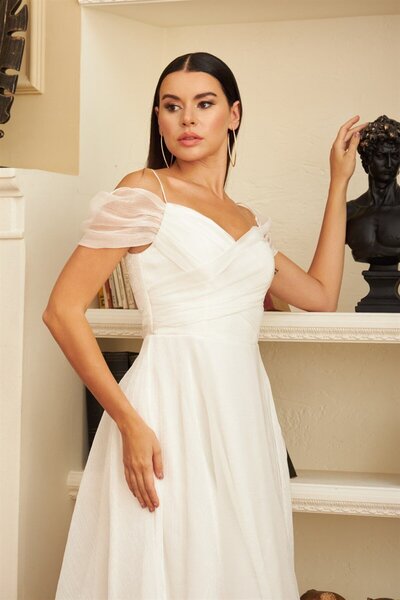 6ixty8ight Κοντό βραδινό φόρεμα Carmen Ecru Organza με χαμηλό μανίκι