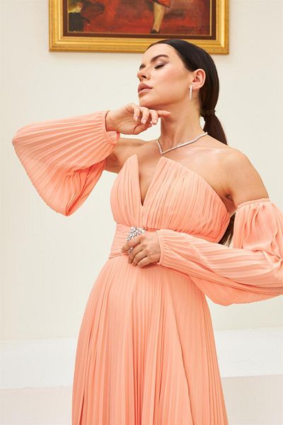 Carmen Langes Abendkleid mit süßem Chiffon-Gürteldetail