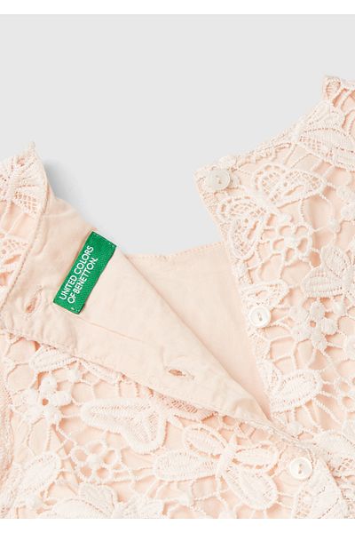 United Colors of Benetton فستان للفتيات باللون الوردي الفاتح مع ثنيات وتنورة من التول وأكمام على شكل فراشة
