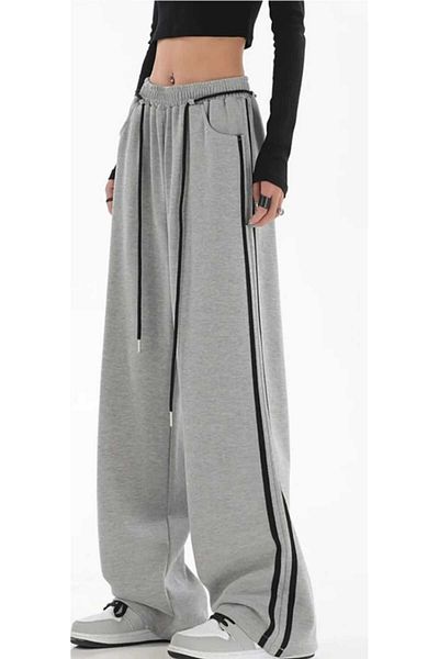 DENİKK Yudoowear, απολαύστε το παντελόνι φούτερ σε γκρι χρώμα με ρίγες στο πλάι