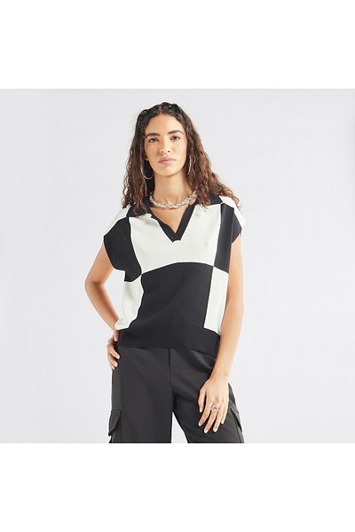 FAV Colourblock T-shirt with Collar and Extended Sleeves