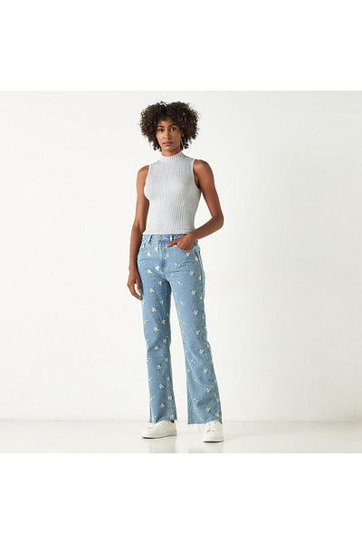 2Xtremz Ribbed Sleeveless Sweater with High Neck