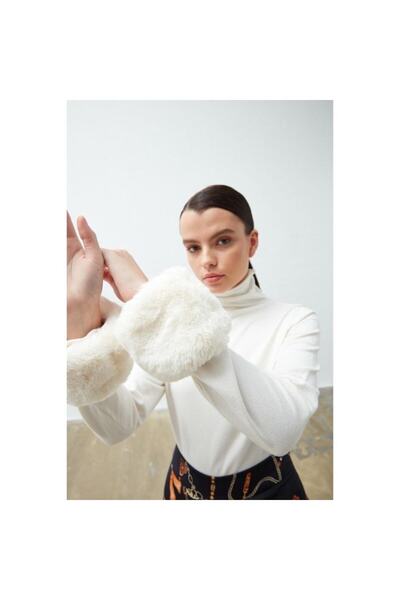 MARBERRY Ecru Faux Fur Women's Sleeve