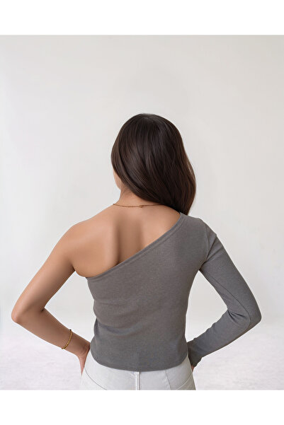 Bled Πλεκτή μπλούζα χωρίς ραφή με ένα μανίκι