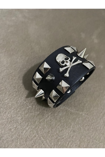 Aksabeltchokers 4.cm kuru kafa çivili piramitli metalci Bileklik