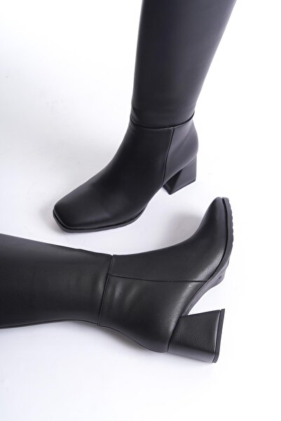 Modabuymus Cezstar Siyah Kalın Topuklu Küt Burun Çizme