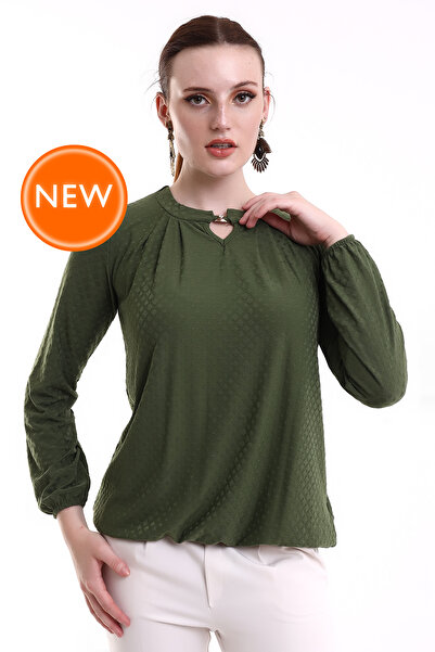 Şiir Kadoma Women - بلوزة كاكي مطوي بياقة منسدلة وأكمام طويلة من قماش الجاكار...