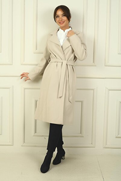 By Saygı Παλτό Εισαγόμενο Stash σε ίσιο κόψιμο με πλαϊνές τσέπες, φόδρα εσωτερικά, ζωσμένη μέση και πέτα