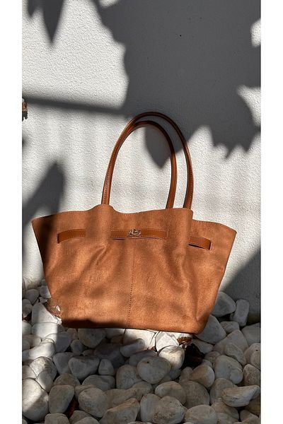 Boutiquehaki Geantă de umăr și crossbody cu snur din piele intoarsa Soone