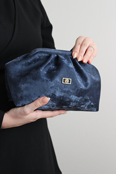 Molie Kadın Lacivert Yansımalı Saten Süet Yumuşak Suni Deri Askılı Clutch Por...