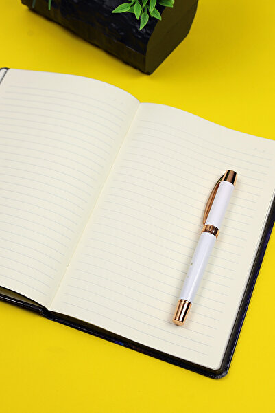 inkglo وردة حمراء منقوشة باللون الأسود بغطاء صلب مخطط دفتر ملاحظات يومي مقاس 13 × 21 سم