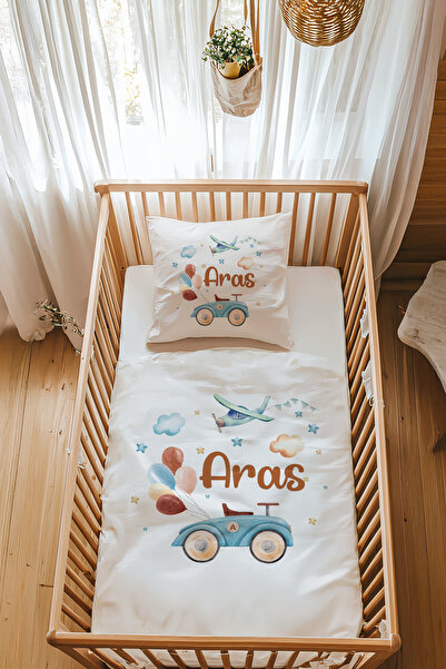 %100 Pamuk Saten Isme Özel Isimli Park Yatak Nevresim Takımı (70X120 CM) Araba Ve Balonlar