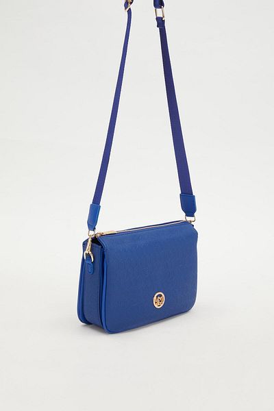 Levidor Saks Honeycomb Embossed Shoulder Bag