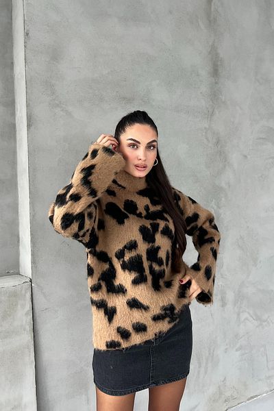 Seda Yalçın Atelier Pulover din tricotaje cu jumătate de pescar cu model leopard