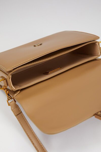 Levidor Brown Shoulder Bag