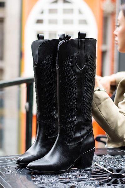 Şan's Shoes Μαύρη καουμπόικη μπότα με κέντημα Zig Zag