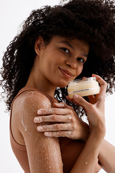 LET'SCRUB Sıkılaştırıcı, Besleyici ve Nemlendirici Cilt Bakım Seti - Vücut Yoğurdu, Peelingi, Yağı