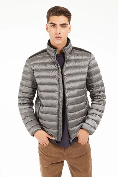 Guess معطف رجالي من LIGHT PACKABLE REALD