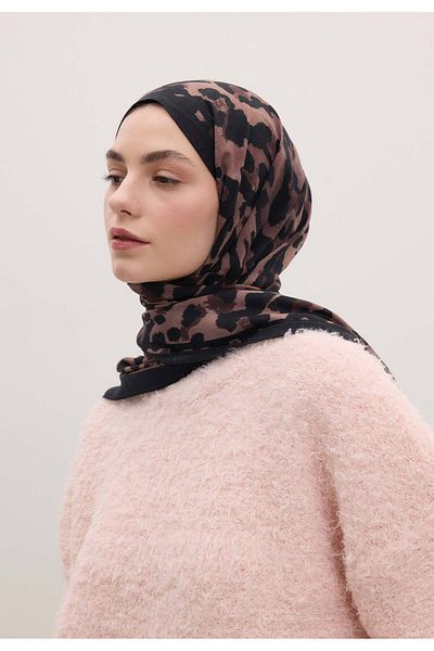Fresh Chestnut Colored Leopard Patterned Shawl