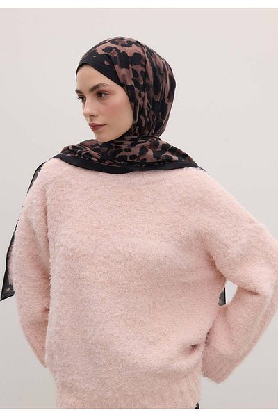 Fresh Chestnut Colored Leopard Patterned Shawl