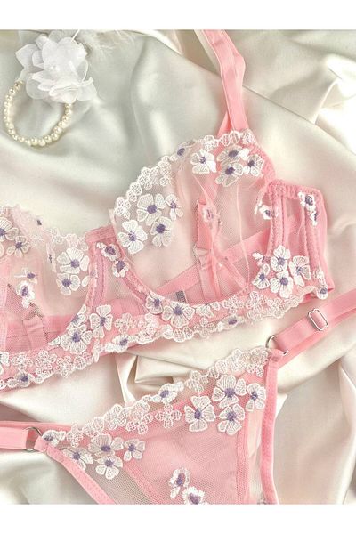 Noche De Luz Dream Women's Underwire Lace Lingerie Set