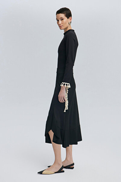 Touché Privé Skirt with Asymmetric Design and Elastic Waist