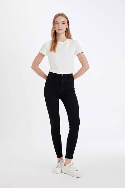 DeFacto Knöchellange Jeanshose mit hoher Taille C8545ax24wn