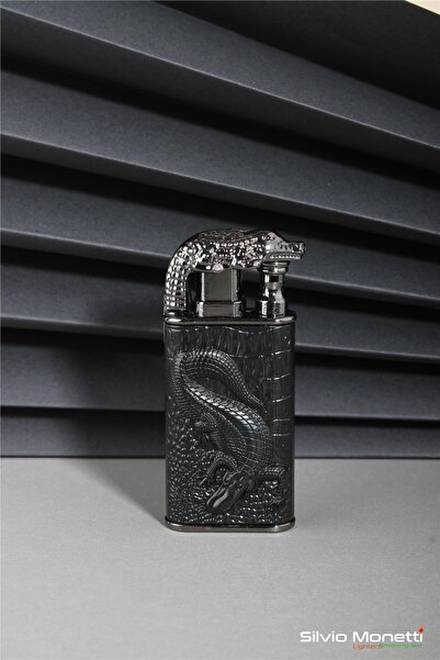 Silvio Monetti Siyah Kabartmalı Timsal İşlemeli Gazlı Çakmak 24CSM803MR01