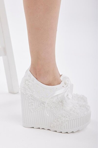 derinet Dantelli Yüksek Taban Gelinlik Ayakkabı