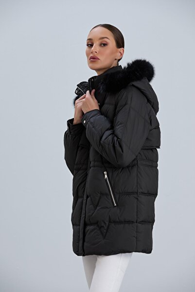 PIQUE Γυναικείο παλτό με άνετη εφαρμογή με αφαιρούμενη γούνα και καπιτονέ λεπτομέρεια