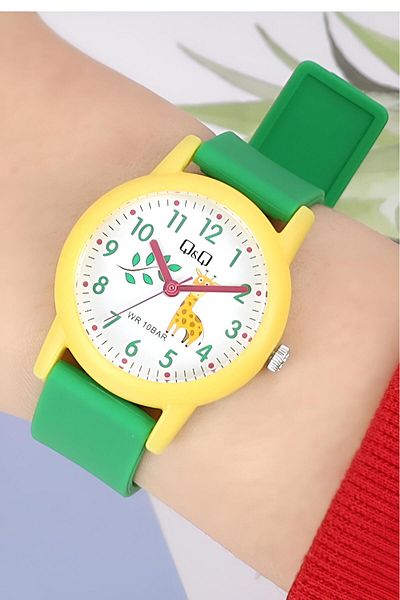 Q&Q Giraffe Themed Green Band Unisex 10 Atm Waterproof Kids Wristwatch