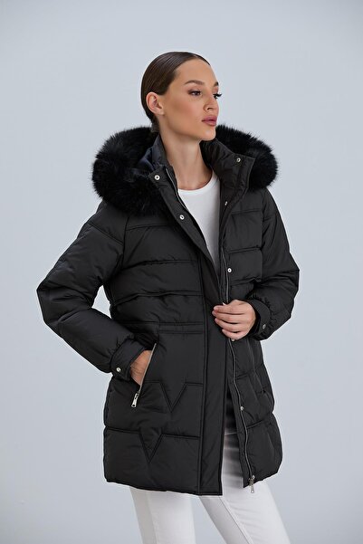 PIQUE Γυναικείο παλτό με άνετη εφαρμογή με αφαιρούμενη γούνα και καπιτονέ λεπτομέρεια