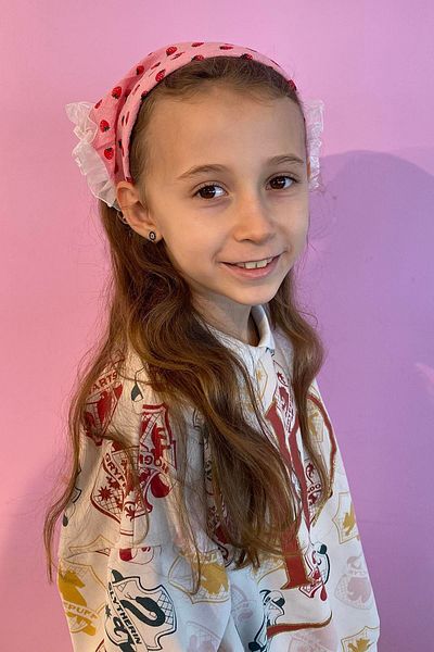 TAKIŞTIR وشاح على شكل فراولة باللون الوردي مع تاج مفصل