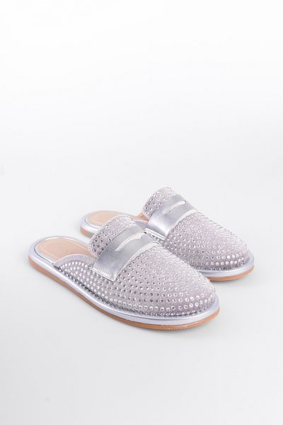 Capone Outfitters Damen-Hausschuhe aus Samt mit Steindetail – geschlossene Zehenpartie