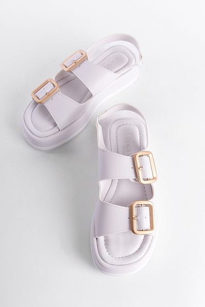Capone Outfitters Damensandalen mit Keilabsatz und doppelter Riemenschnalle