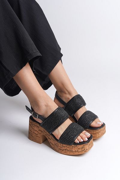 Capone Outfitters Doppelt gestreifte Damen-Hausschuhe aus Stroh mit Kork-Plateausohle und Stroh